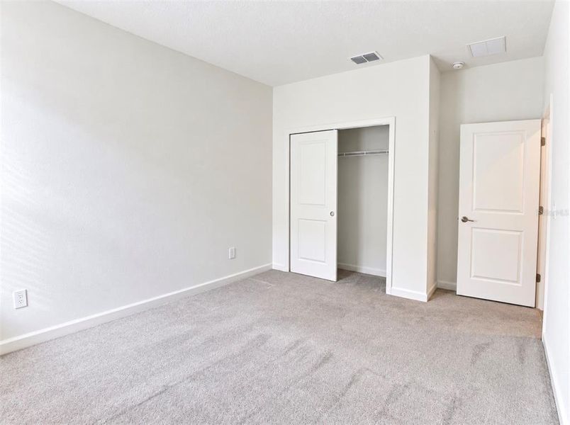 Spacious, unfurnished interior of a new home in Angeline Active Adult, Land O' Lakes (Image 34).
