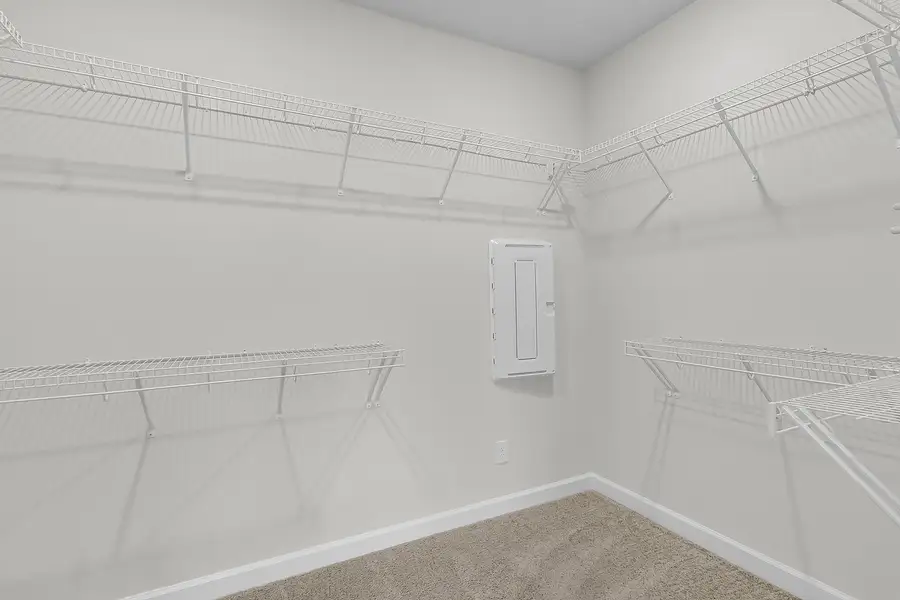 Spacious, unfurnished interior of a new home in Pineland Preserve, Summerville (Image 29).