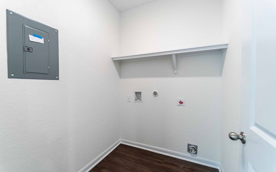 Spacious, unfurnished interior of a new home in Katzer Ranch, Converse (Image 32).