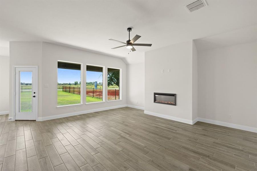 21_387 Paddle Boat- Living Room-1