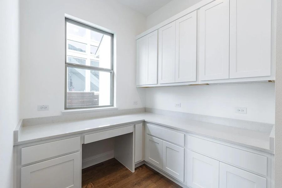 Bristol D pocket office