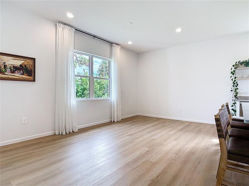 Spacious, unfurnished interior of a new home in , Port Charlotte (Image 20).