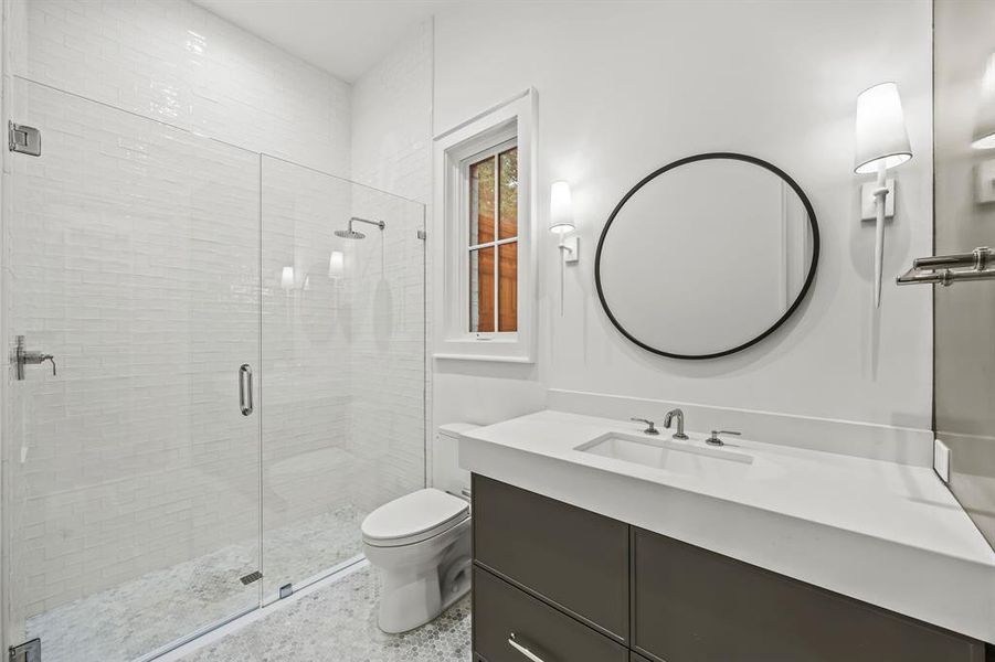 Furnished interior view inside a new home in , Dallas (Image 26). Furnished interior view inside a new home in , Dallas (Image 26).