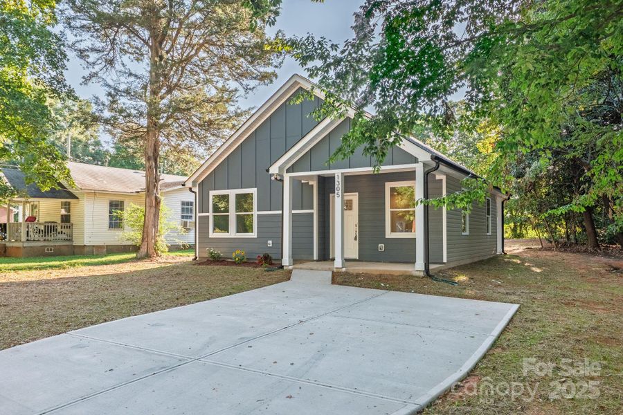 Front exterior of a new home in , Statesville, NC, highlighting curb appeal (Image 25). Front exterior of a new home in , Statesville, NC, highlighting curb appeal (Image 25).