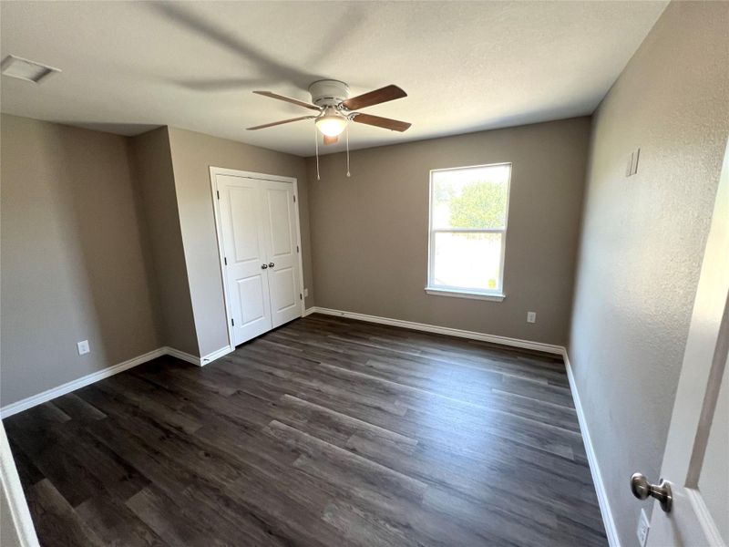 Spacious, unfurnished interior of a new home in , Lampasas (Image 12).