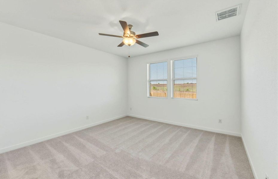 Spacious, unfurnished interior of a new home in Sonterra, Jarrell (Image 17).