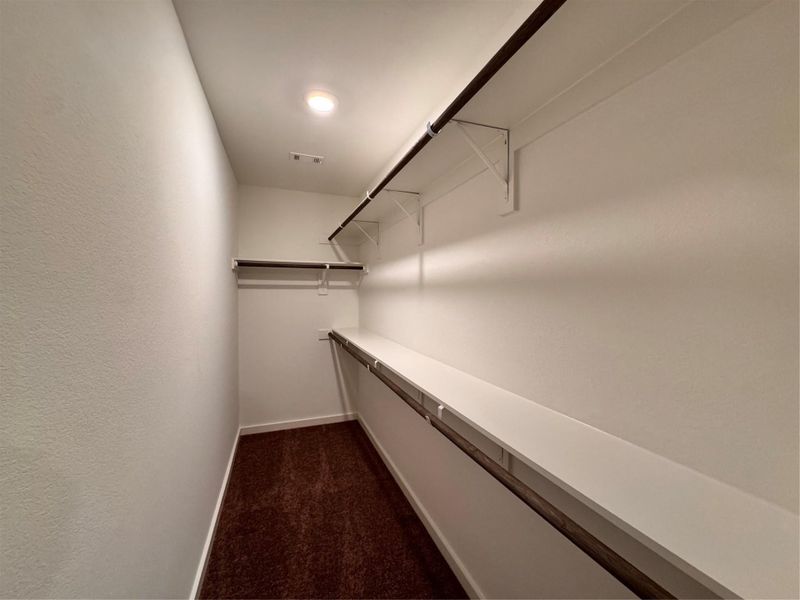Spacious, unfurnished interior of a new home in Santa Fe, Cleveland (Image 10).