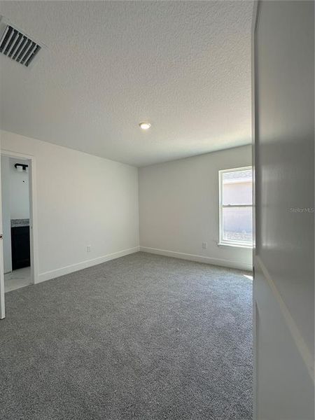 Spacious, unfurnished interior of a new home in Densan Park, Oxford (Image 19).