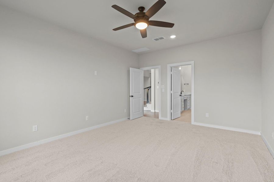 Spacious, unfurnished interior of a new home in Sienna 45', 50', Missouri City (Image 24).