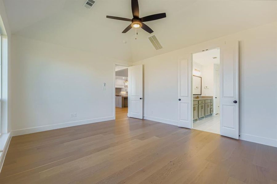 Spacious, unfurnished interior of a new home in Star Trail - 55s, Prosper (Image 15).