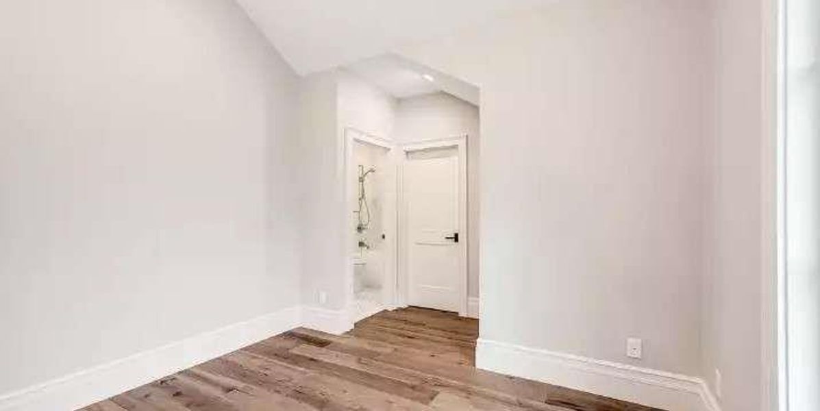 Spacious, unfurnished interior of a new home in , Fayetteville (Image 18).