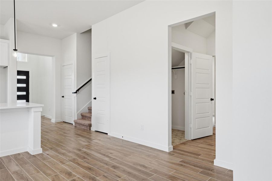 Spacious, unfurnished interior of a new home in Foxtail Palms, Manvel (Image 18).