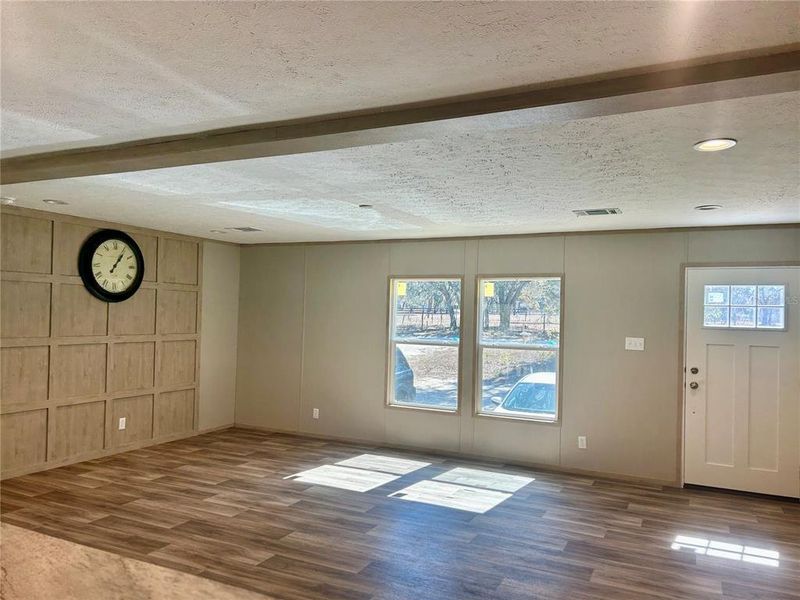 Spacious, unfurnished interior of a new home in , Bronson (Image 9).