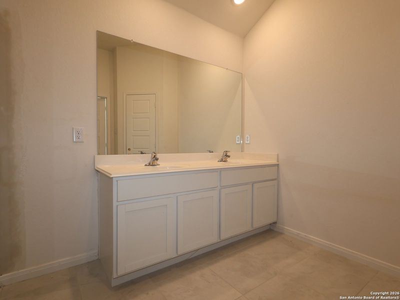 Furnished interior view inside a new home in Greenspoint Heights, Seguin (Image 13).
