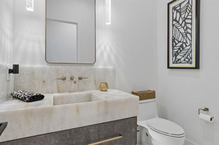 Furnished interior view inside a new home in , Colleyville (Image 18).