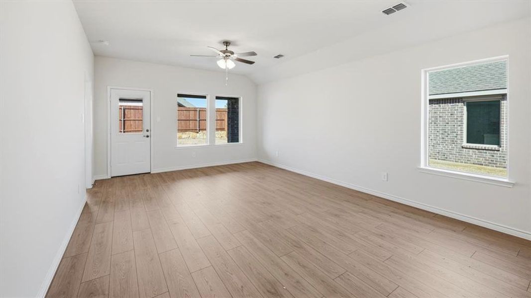 Spacious, unfurnished interior of a new home in The Woods at Lindsey Place, Anna (Image 28).