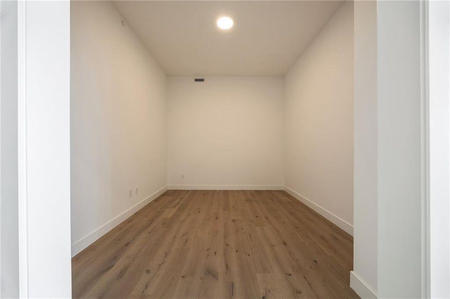 Spacious, unfurnished interior of a new home in The Dillon Buckhead, Atlanta (Image 21).
