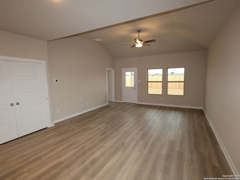 Spacious, unfurnished interior of a new home in Winding Brook, San Antonio (Image 25). Spacious, unfurnished interior of a new home in Winding Brook, San Antonio (Image 25).