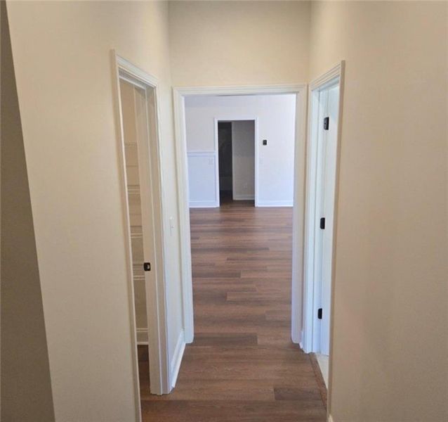 Spacious, unfurnished interior of a new home in , Cusseta (Image 9).
