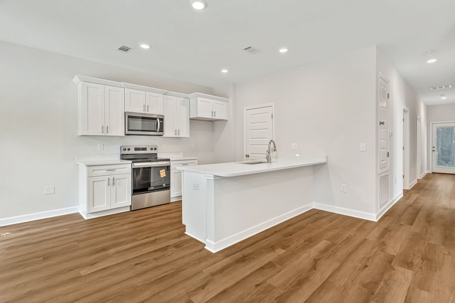 Spacious, unfurnished interior of a new home in , Crestview (Image 23).