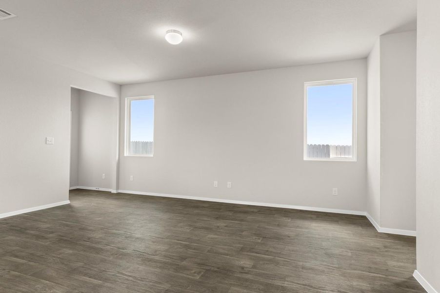 Spacious, unfurnished interior of a new home in Harvest Ridge, Elgin (Image 17).