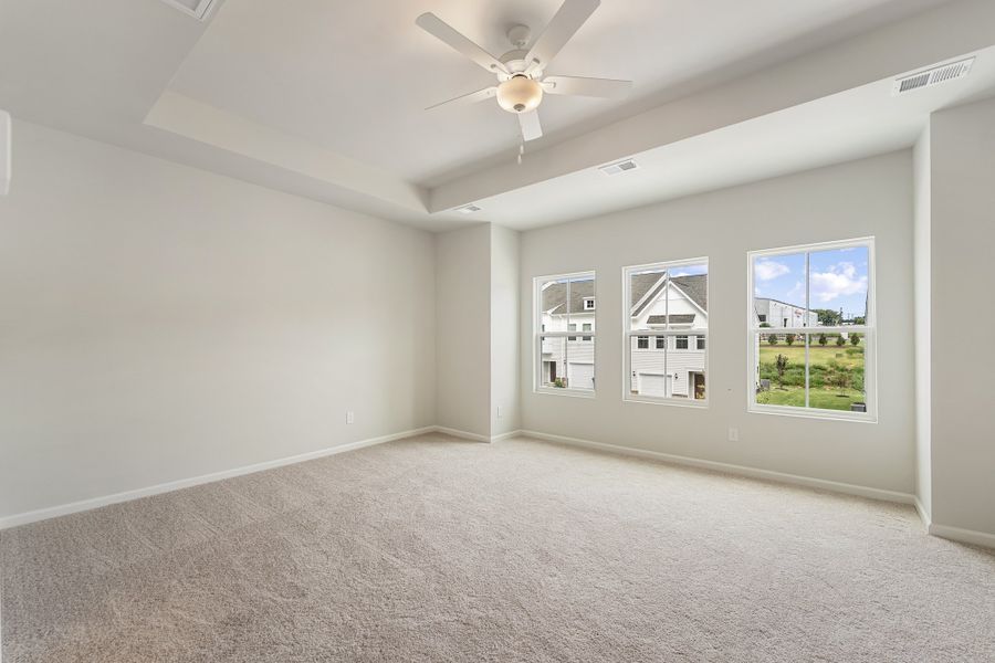 Spacious, unfurnished interior of a new home in Edwards Station, Taylors (Image 13).