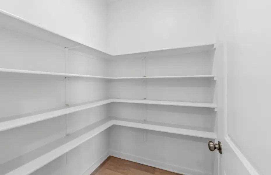 Spacious, unfurnished interior of a new home in Larson Crossing, Elgin (Image 16).
