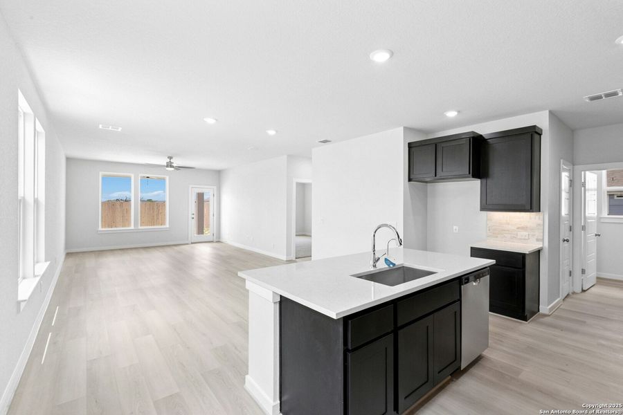 Furnished interior view inside a new home in Willowbrook, New Braunfels (Image 5).