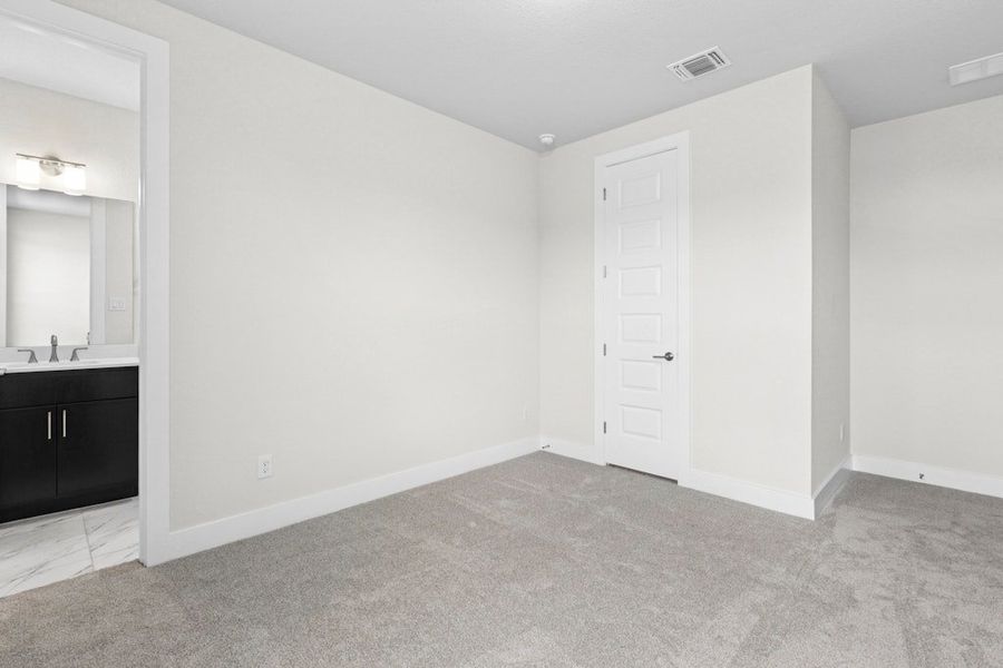 Spacious, unfurnished interior of a new home in Riverstone, Georgetown (Image 30).