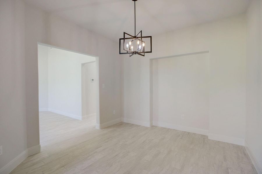 Dining Area Dining Area