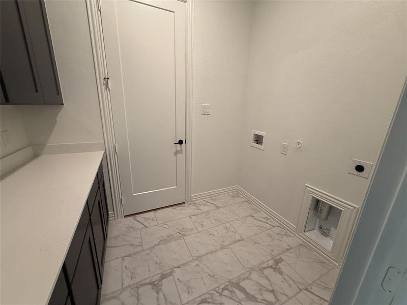 Spacious, unfurnished interior of a new home in Calhoun Acres, Azle (Image 14). Spacious, unfurnished interior of a new home in Calhoun Acres, Azle (Image 14).