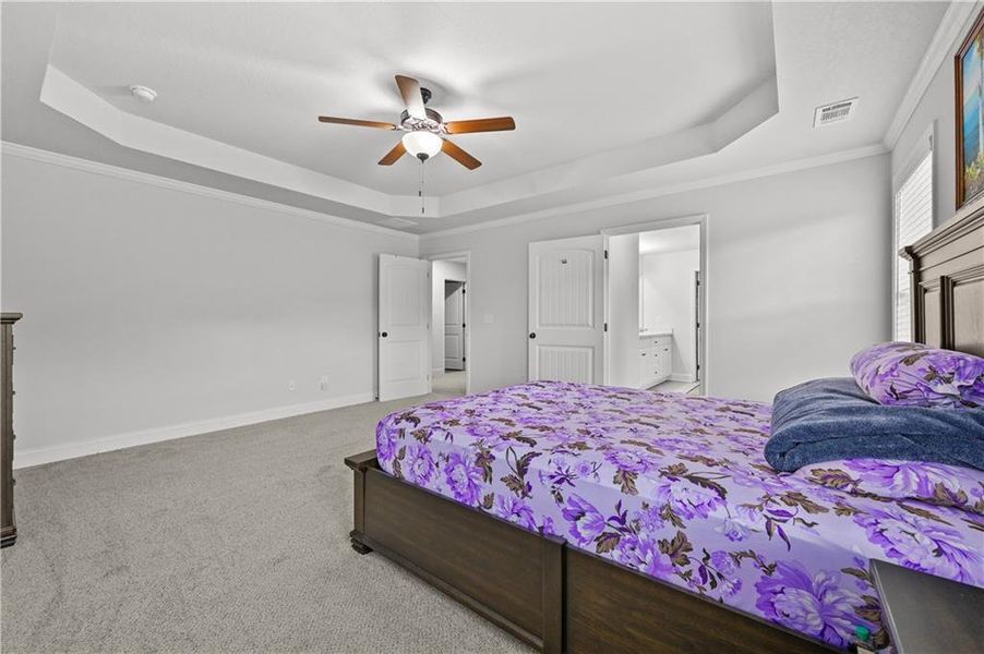 Furnished interior view inside a new home in , Jefferson (Image 11).