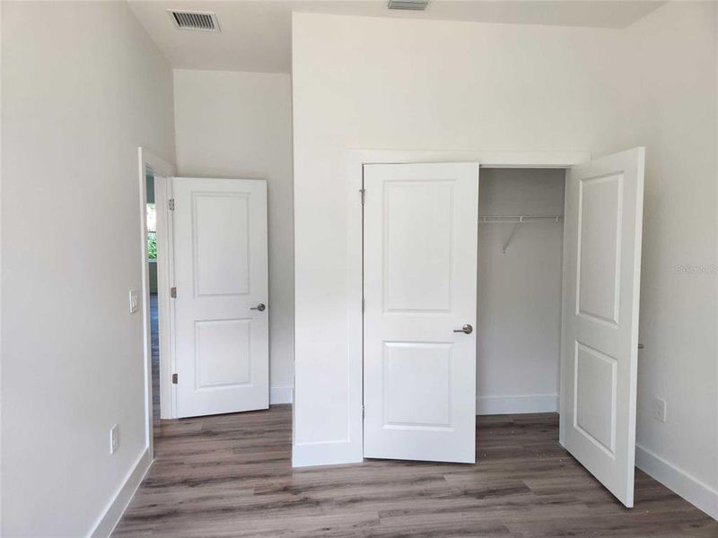 Spacious, unfurnished interior of a new home in , Homosassa (Image 24).