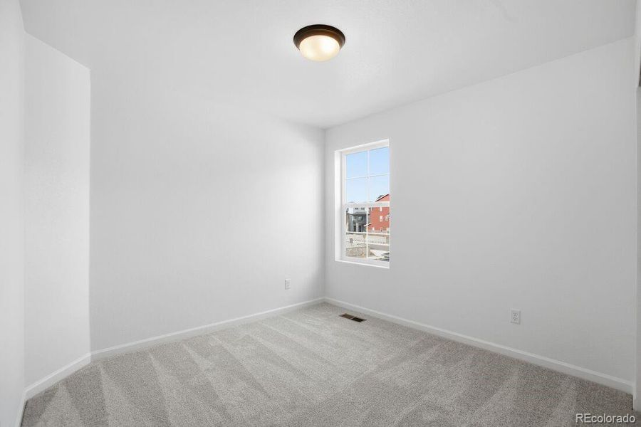 8784 Whiteclover ~ Ready Now