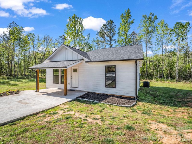 Exterior details and patio area of a home in , Bostic (Image 20).