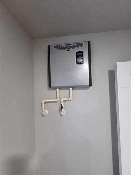 Close-up of interior finishes inside a home in , Plant City (Image 19).