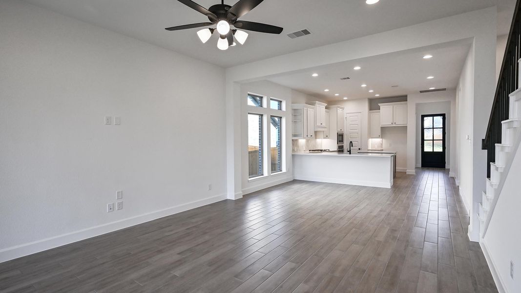 Spacious, unfurnished interior of a new home in 6 Creeks, Kyle (Image 19).