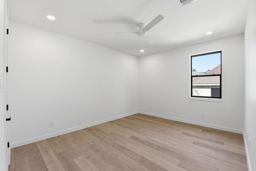 Spacious, unfurnished interior of a new home in , Houston (Image 39).