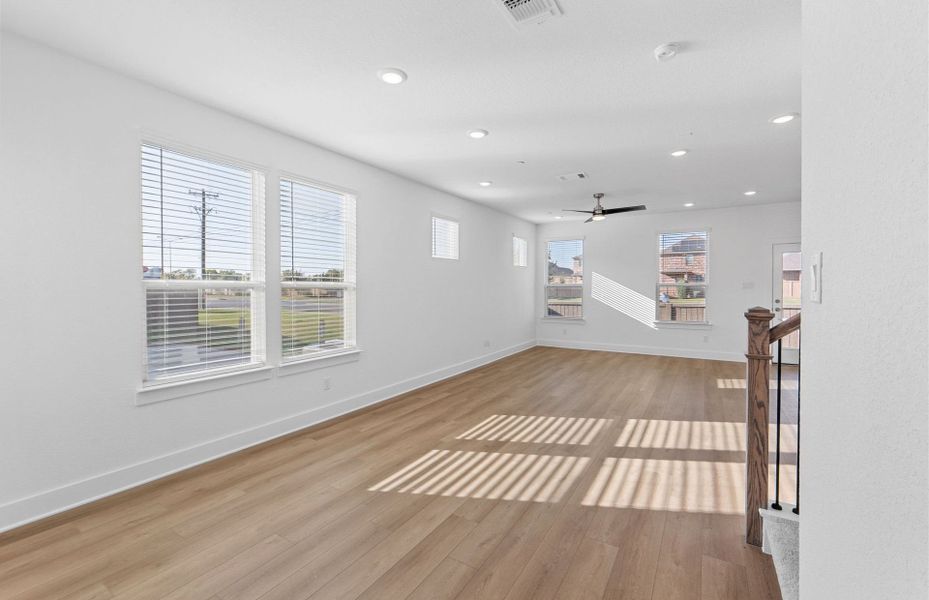 Spacious, unfurnished interior of a new home in Northpoint at Old Settlers, Round Rock (Image 19).