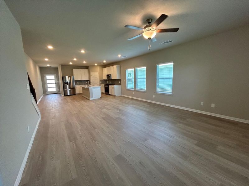 Spacious, unfurnished interior of a new home in Lakeside Meadows, Pflugerville (Image 7).