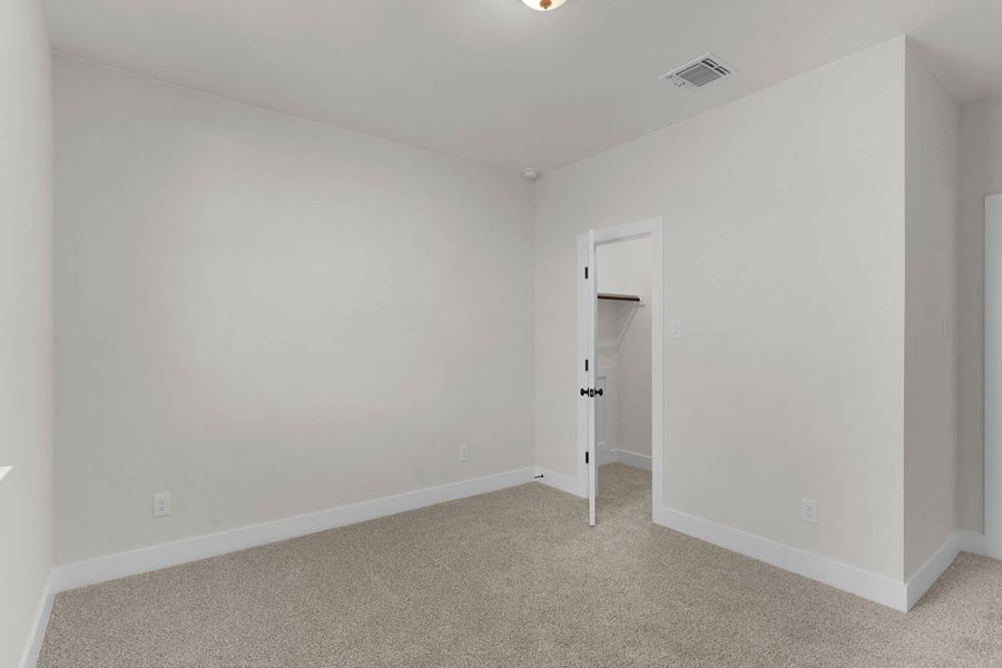 Spacious, unfurnished interior of a new home in Lariat, Liberty Hill (Image 18).
