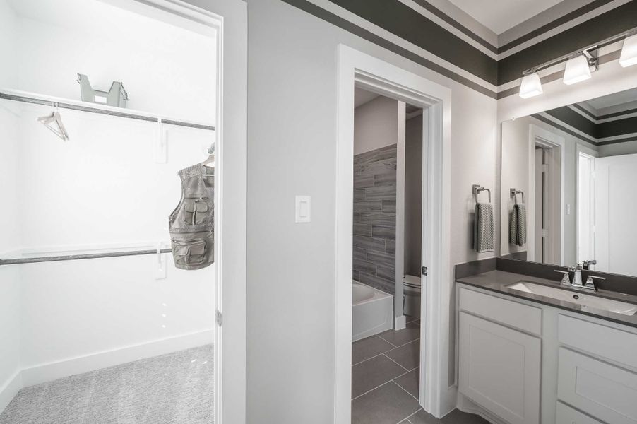 Representative furnished interior of a home built from the Hemleigh by Tri Pointe Homes in Legacy Grove 90′, Montgomery (Image 38).