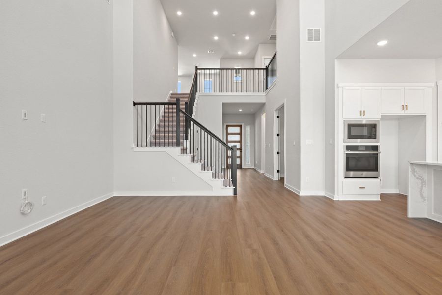 Spacious, unfurnished interior of a new home in Lariat, Liberty Hill (Image 30).