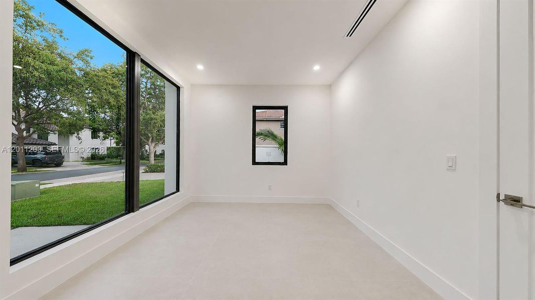 Spacious, unfurnished interior of a new home in , Miami Lakes (Image 88).