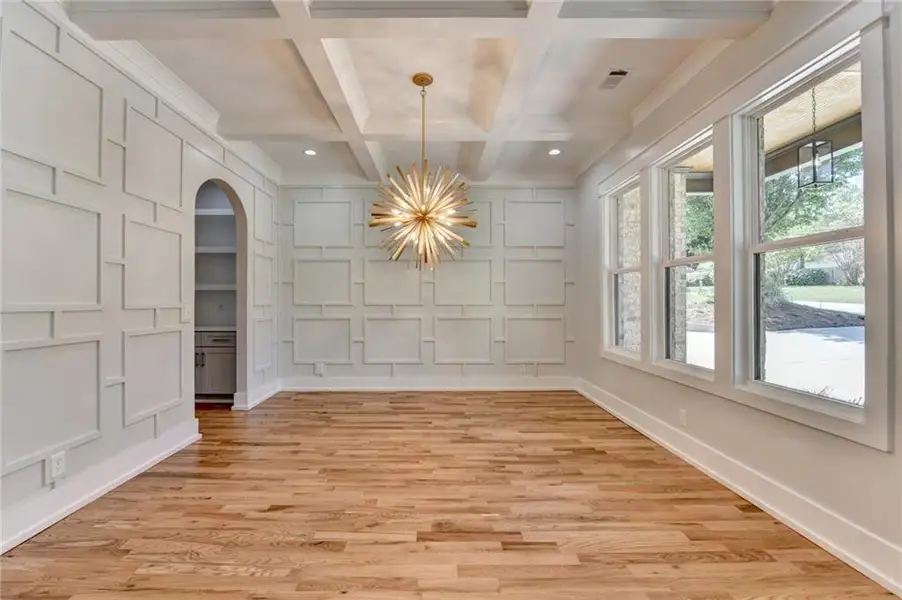 Spacious, unfurnished interior of a new home in , Atlanta (Image 3).