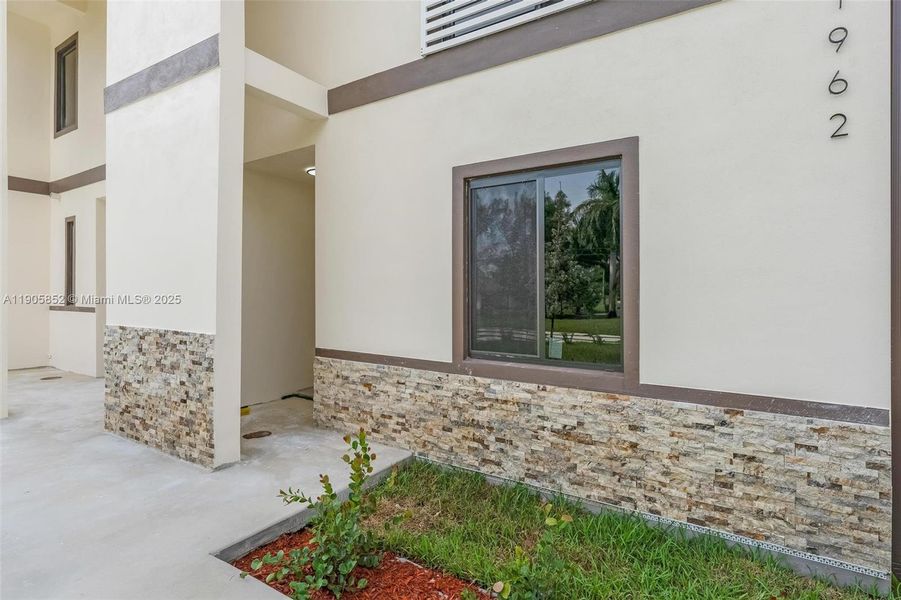 Exterior details and patio area of a home in , Miami (Image 31).