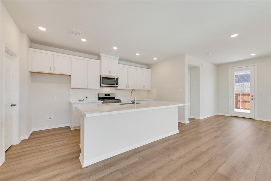 Furnished interior view inside a new home in Walden Pond, Forney (Image 3). Furnished interior view inside a new home in Walden Pond, Forney (Image 3).