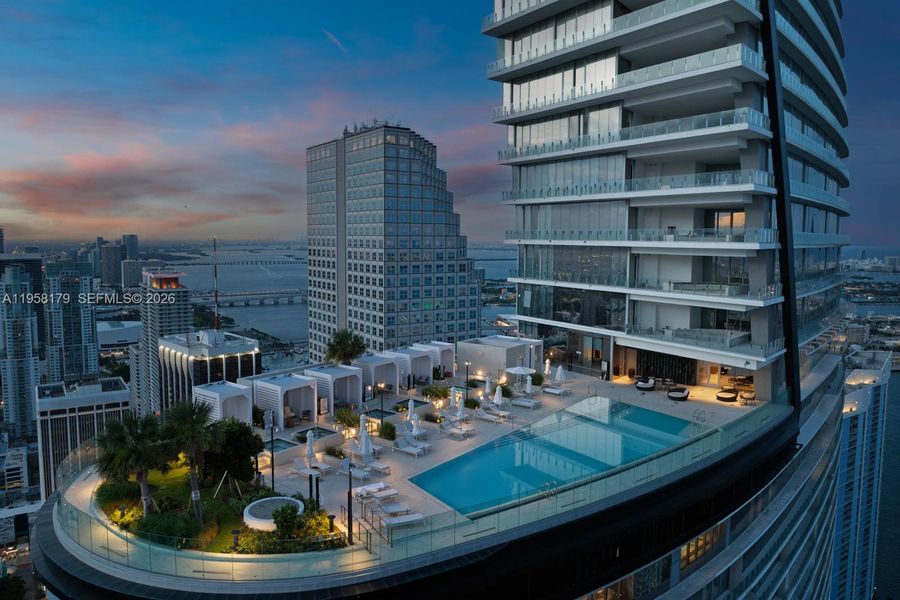 Condo located in Miami, FL showcasing its design and architecture (Image 23).