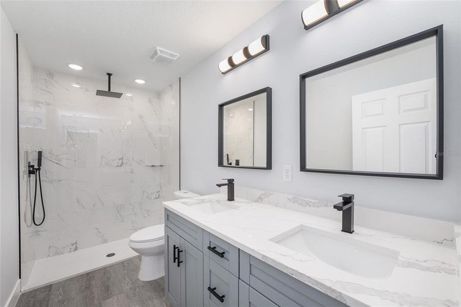 Furnished interior view inside a new home in , Dunnellon (Image 15).