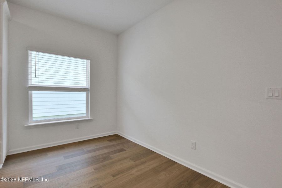 Spacious, unfurnished interior of a new home in Jennings Farm, Middleburg (Image 33).